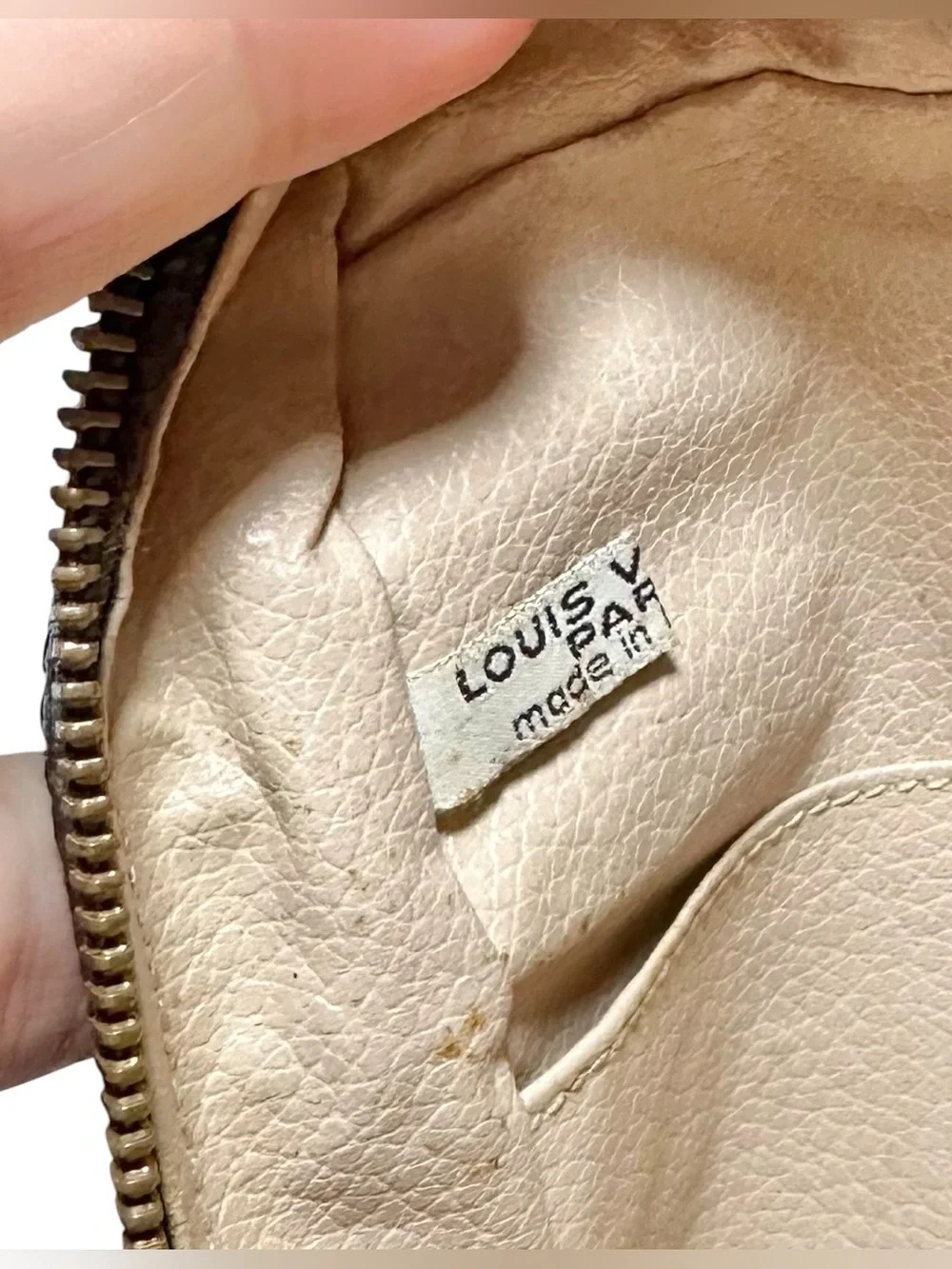 Louis Vuitton 1987 Monogram Leather Vintage Toiletry 28 Trousse Clutch Cosmetic